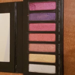Younique addiction palette 5